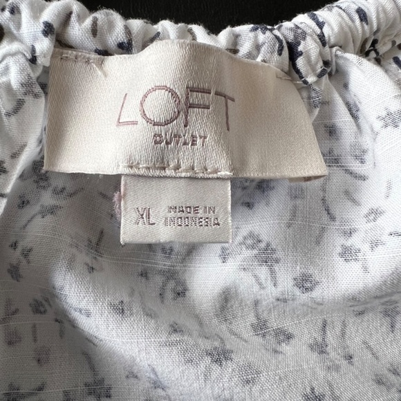 LOFT tie back gathered neckline floral A line top - Picture 4 of 10